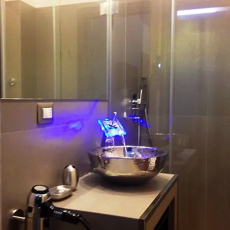 231 Via Roma Apartament *