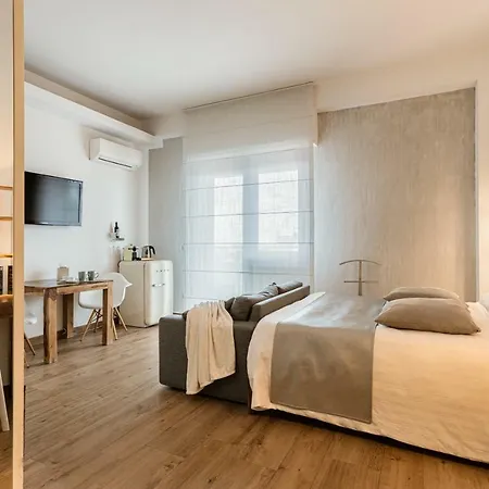 231 Via Roma Apartament *