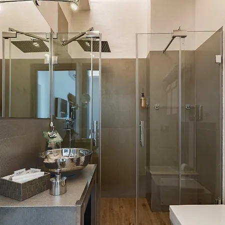 231 Via Roma Apartament