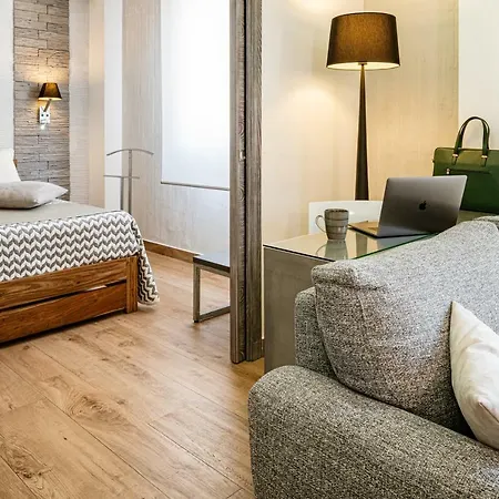 231 Via Roma Apartament *